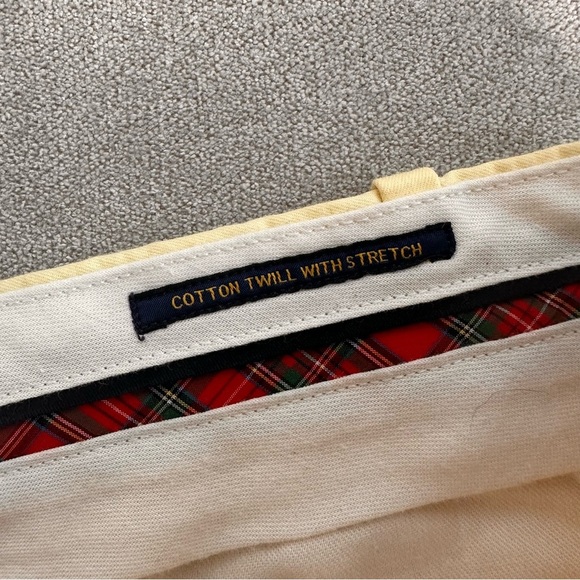 Ralph Lauren Polo Golf Shorts. Yellow. 38 waist. 9 inch inseam. - Picture 4 of 10